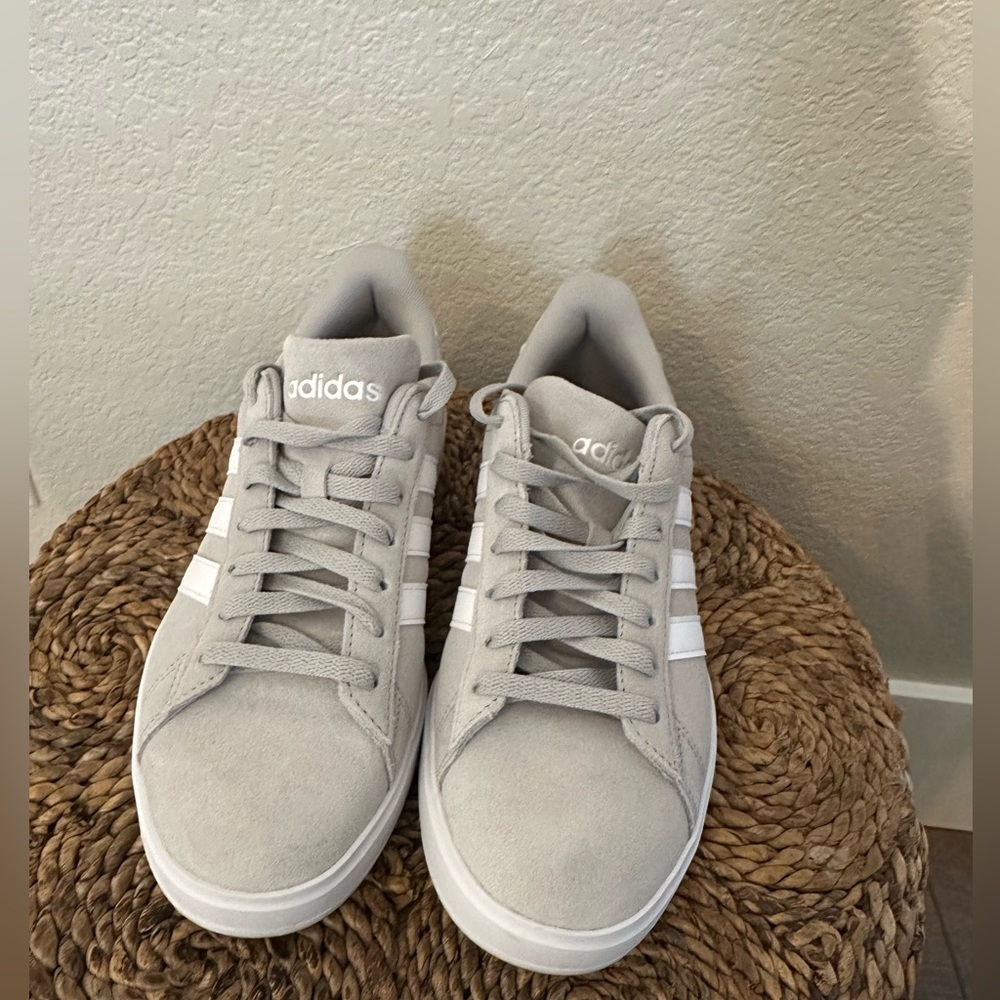Adidas men's sz 8 suade grey shoes. Wore once in excellent condition.